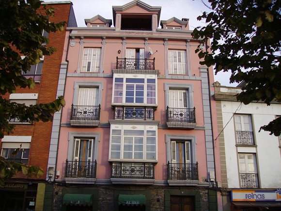 Edificio en Navia